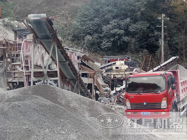 山石开云app入口官网
制沙现场